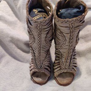 ~ FREEBIRD ~ BELA ~ SIZE 10 ~